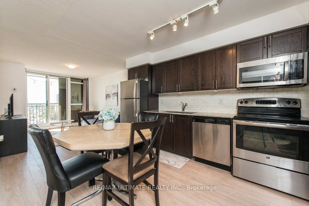 830 Lawrence Ave W, #909