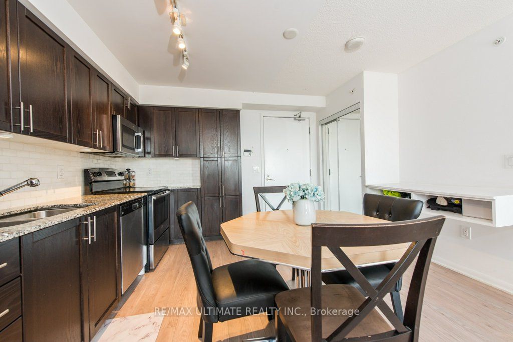 830 Lawrence Ave W, #909