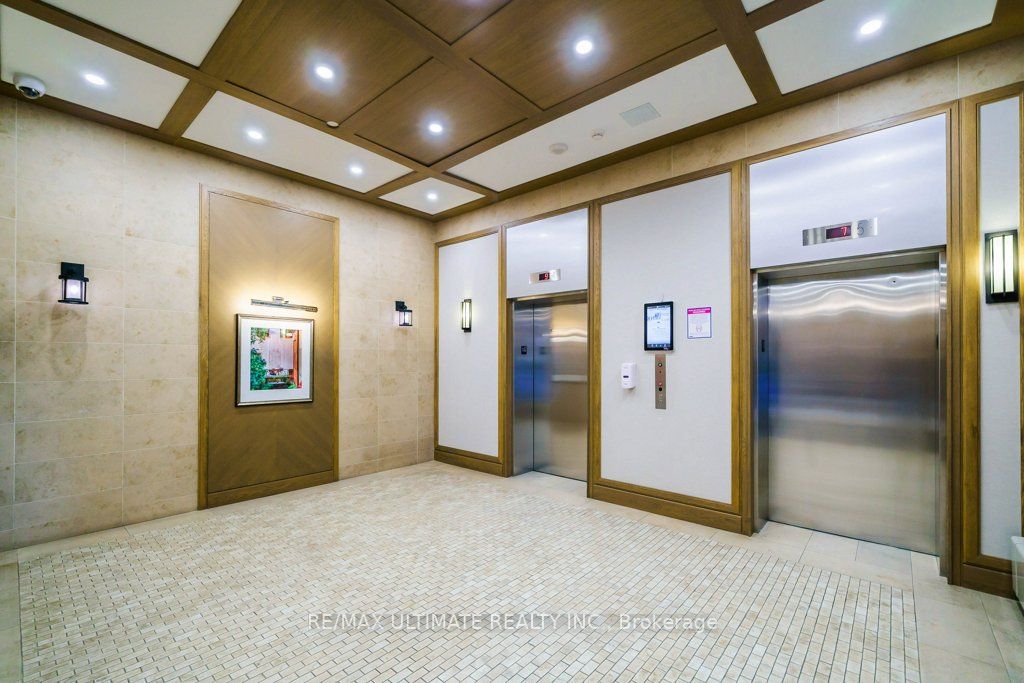 830 Lawrence Ave W, #909
