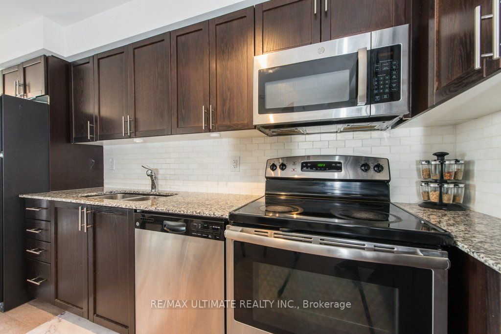 830 Lawrence Ave W, #909