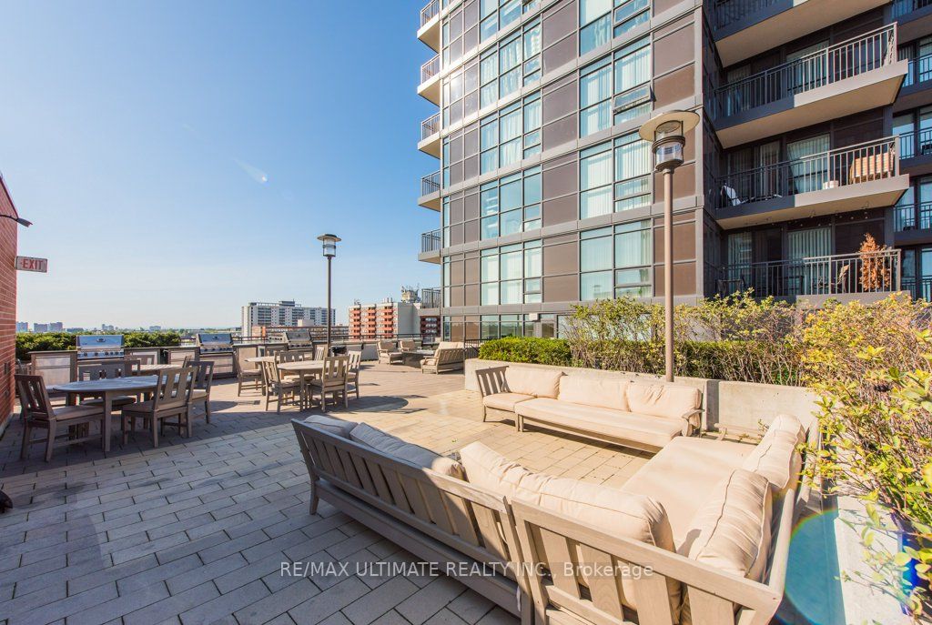 830 Lawrence Ave W, #909