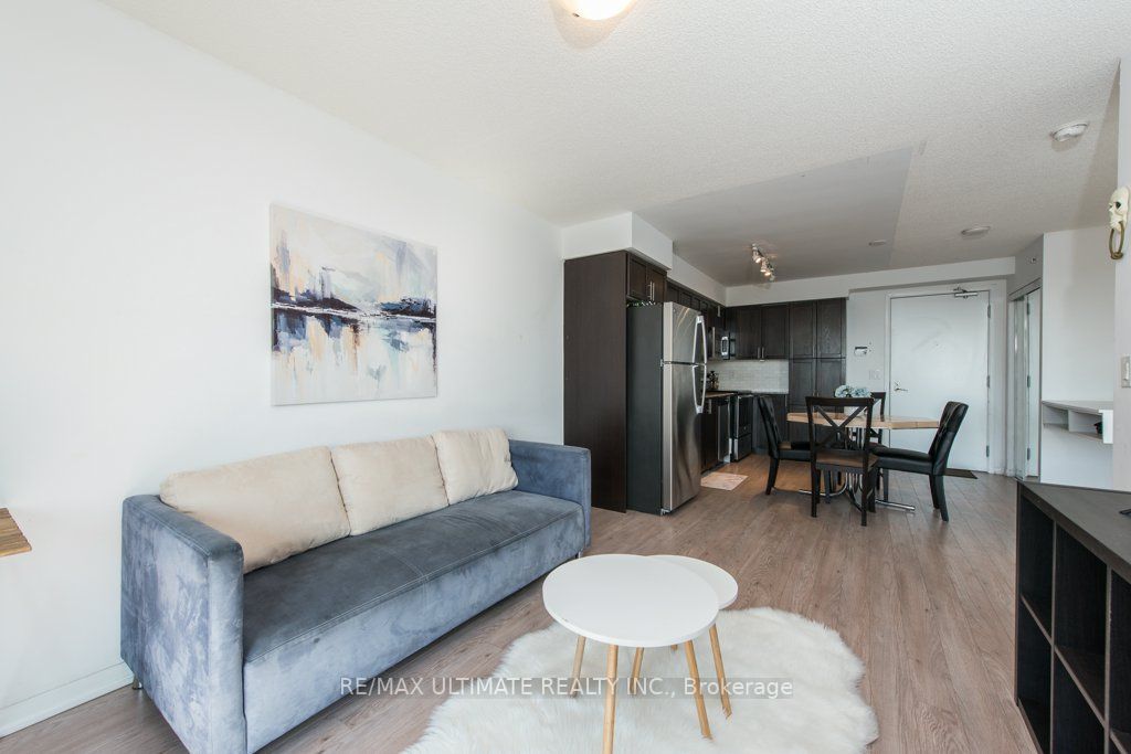 830 Lawrence Ave W, #909