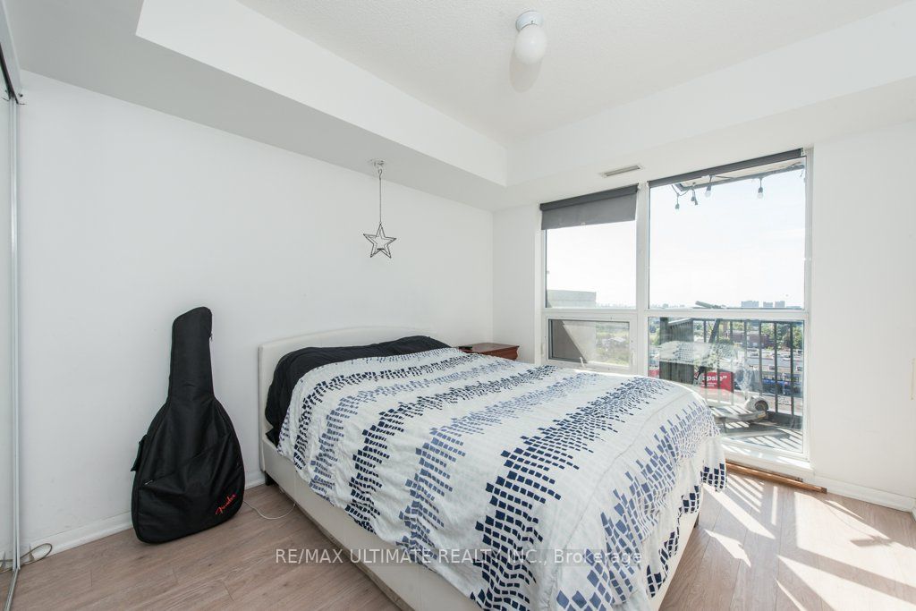 830 Lawrence Ave W, #909