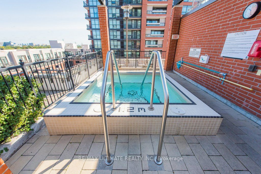 830 Lawrence Ave W, #909