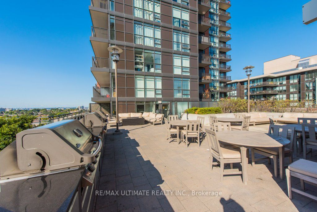 830 Lawrence Ave W, #909