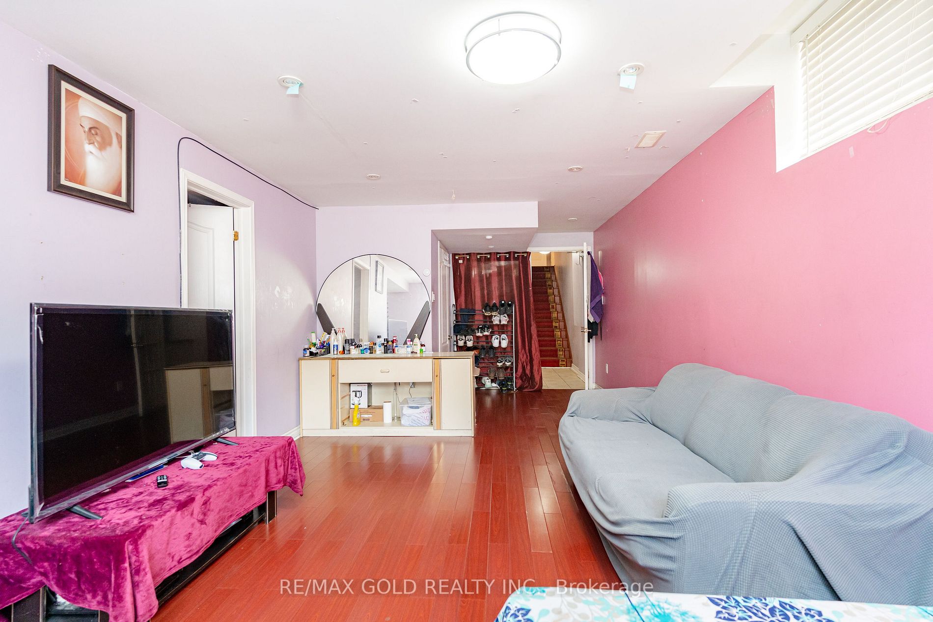 95 Crystalview Cres