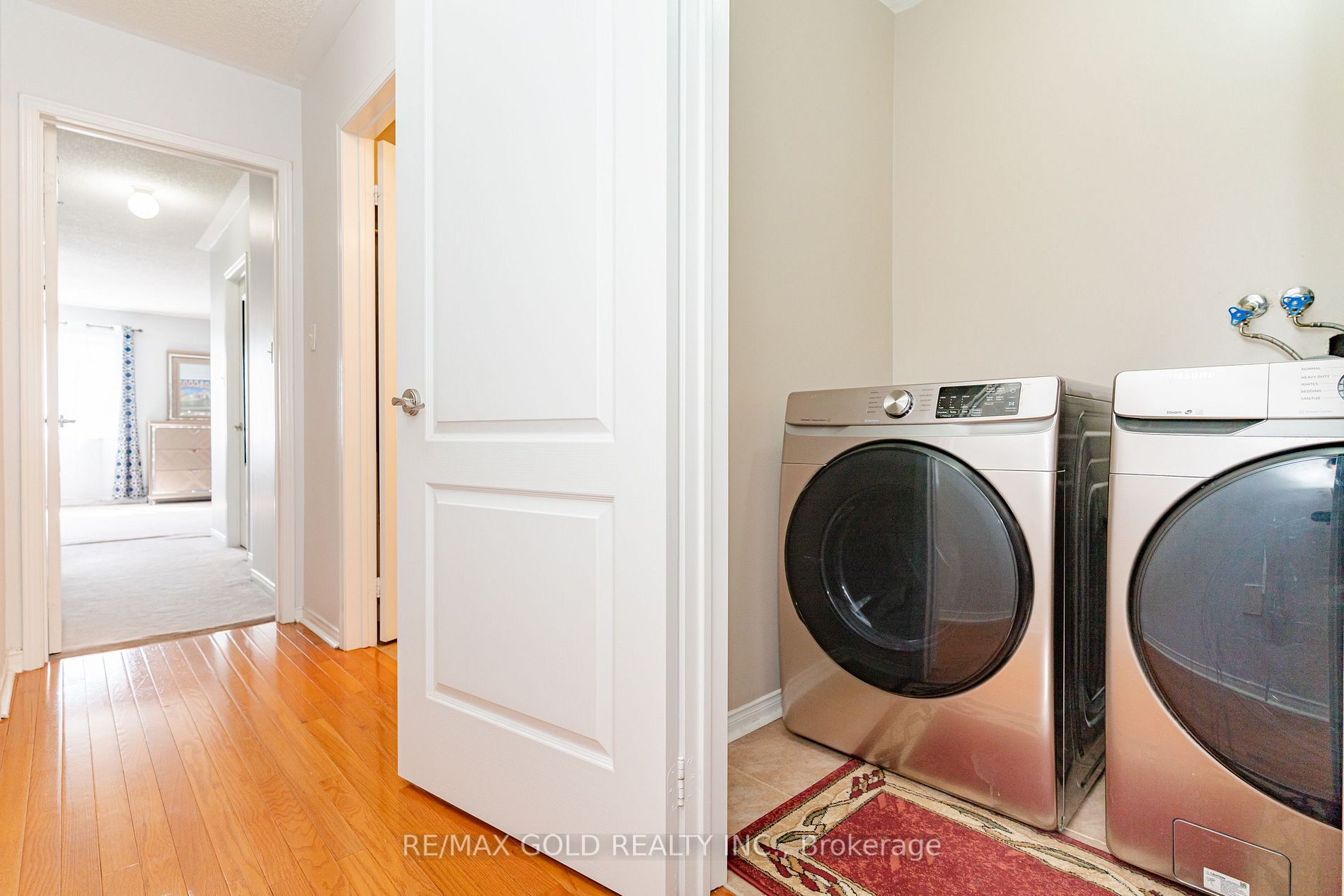 95 Crystalview Cres