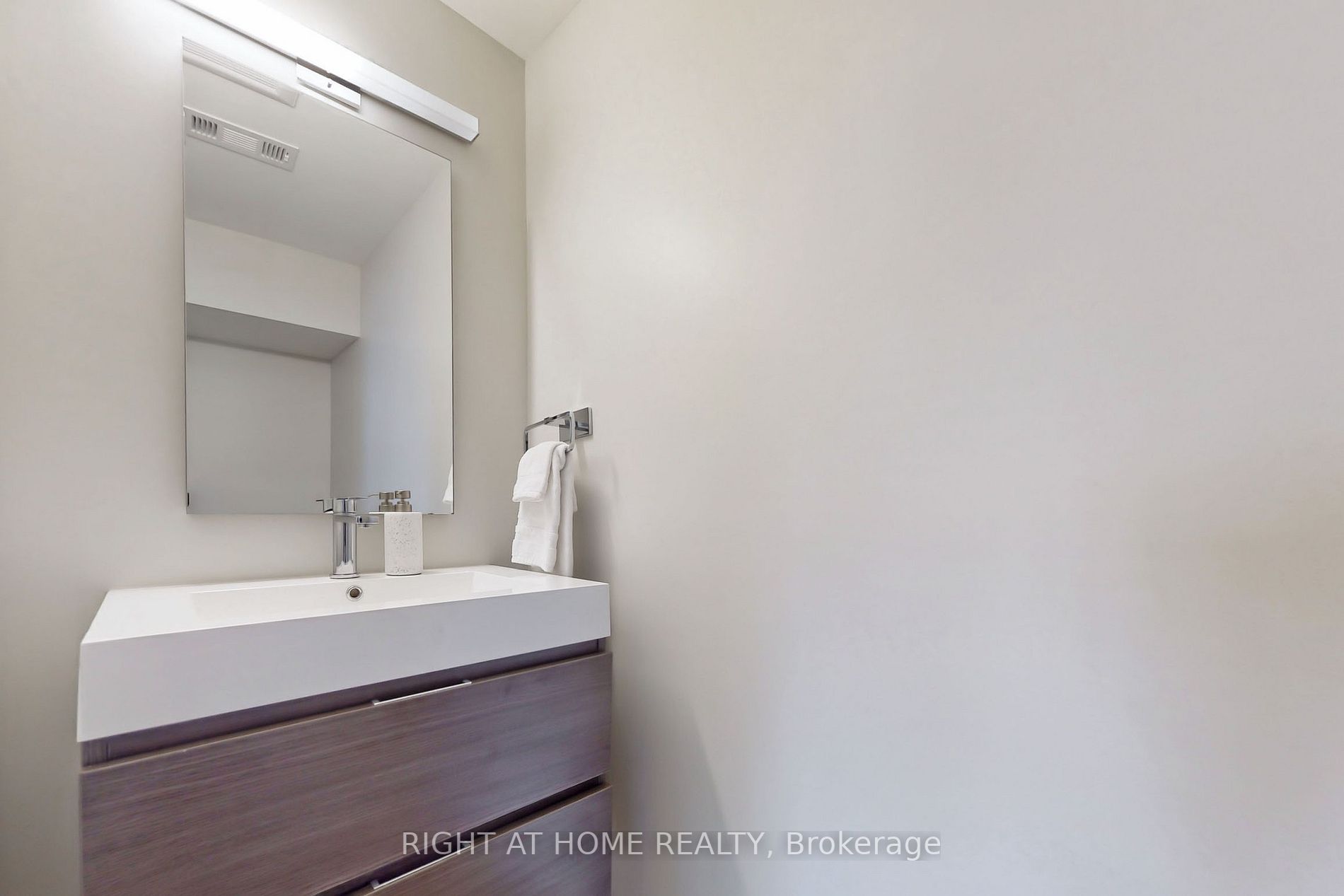 868 Danforth Place