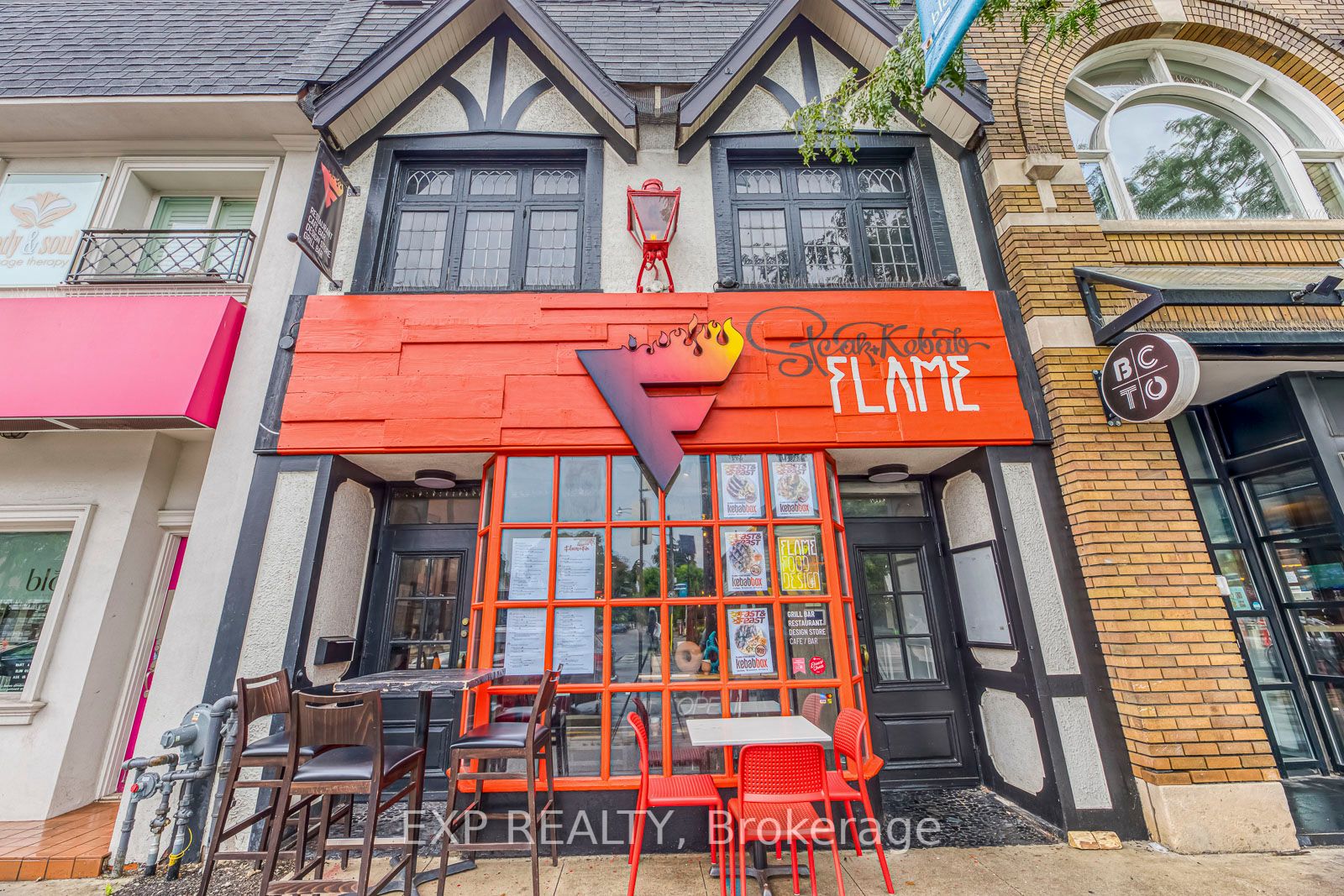 2197 Bloor St W