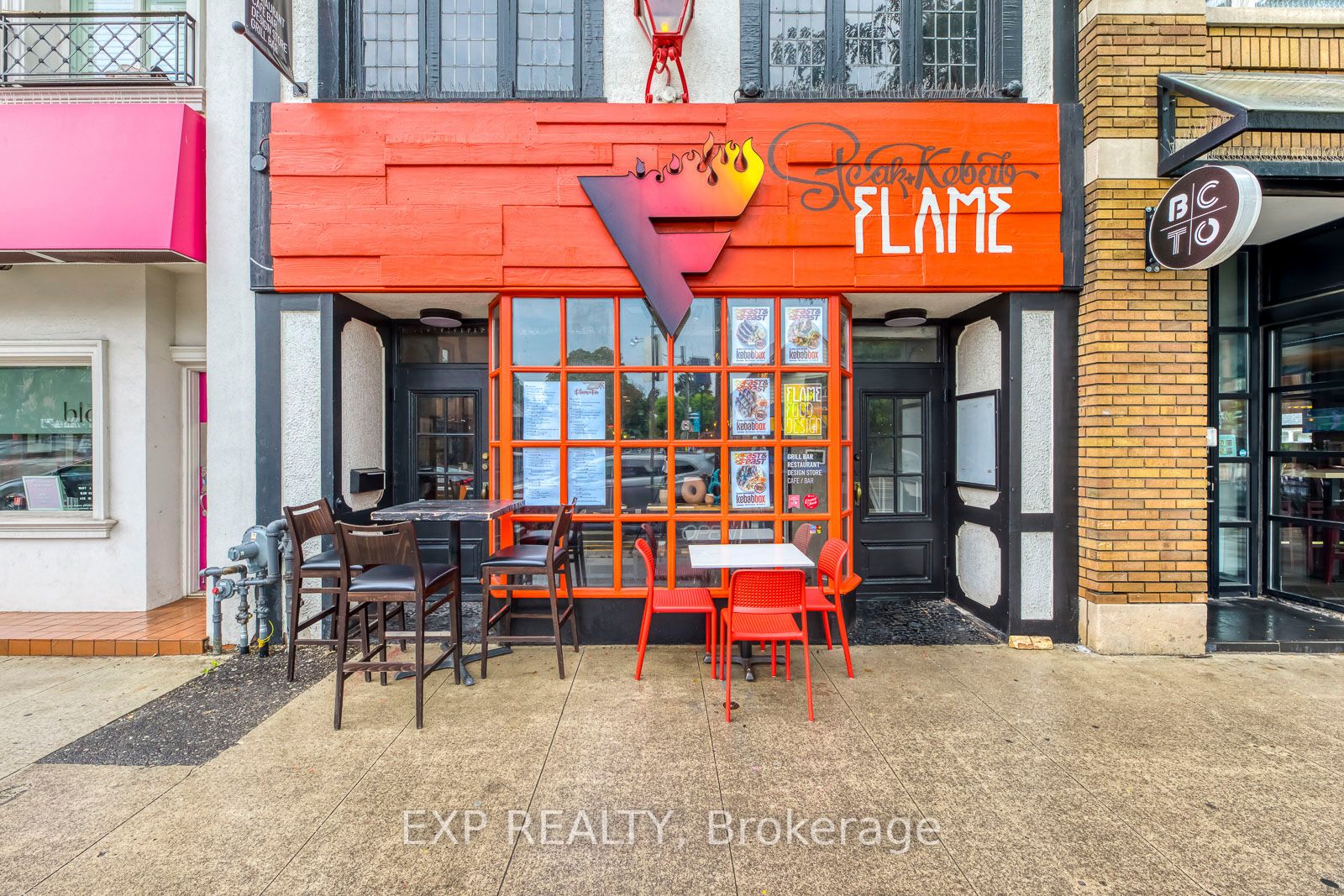 2197 Bloor St W