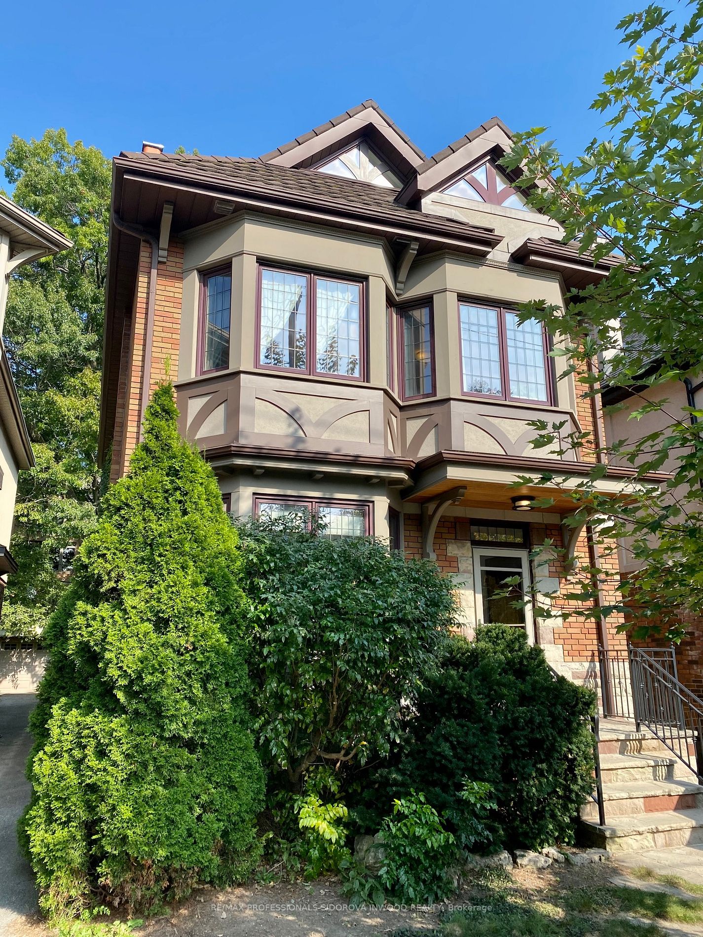 53 Armadale Ave