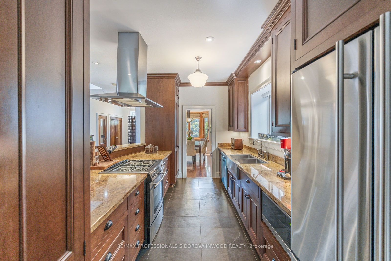 53 Armadale Ave