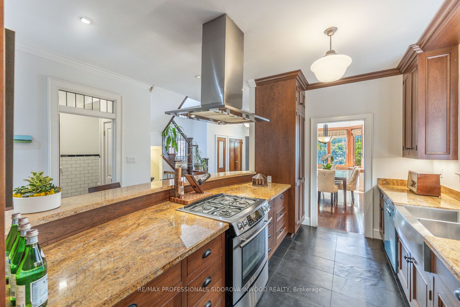 53 Armadale Ave