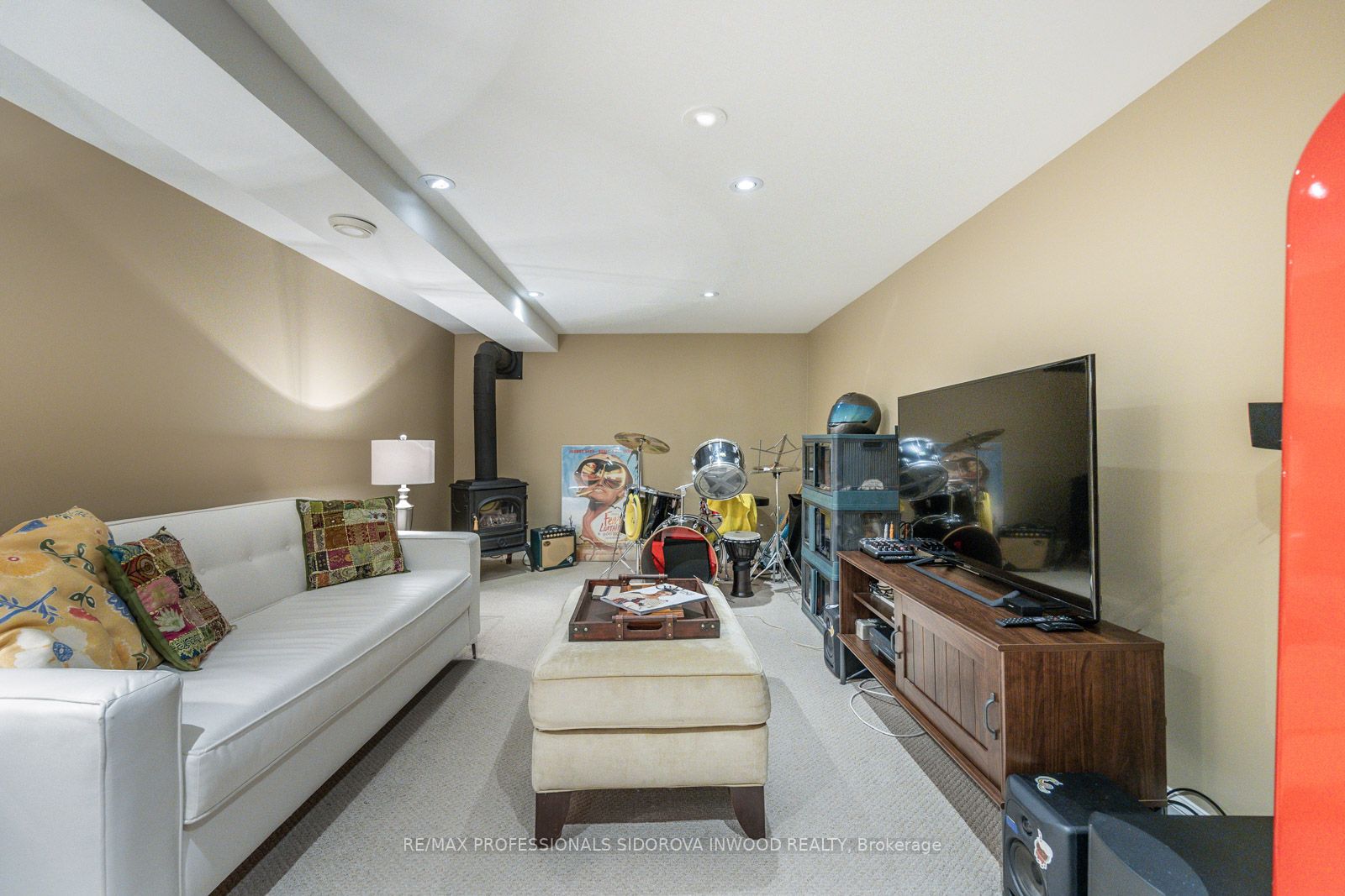 53 Armadale Ave