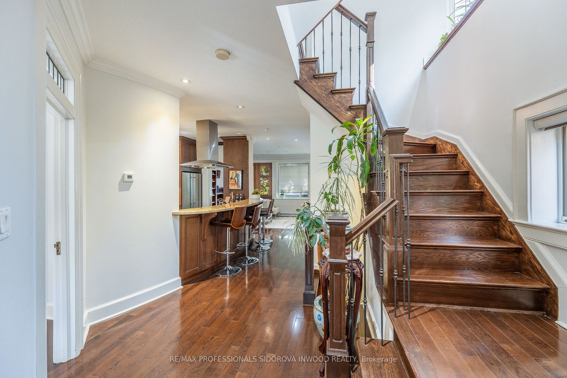 53 Armadale Ave