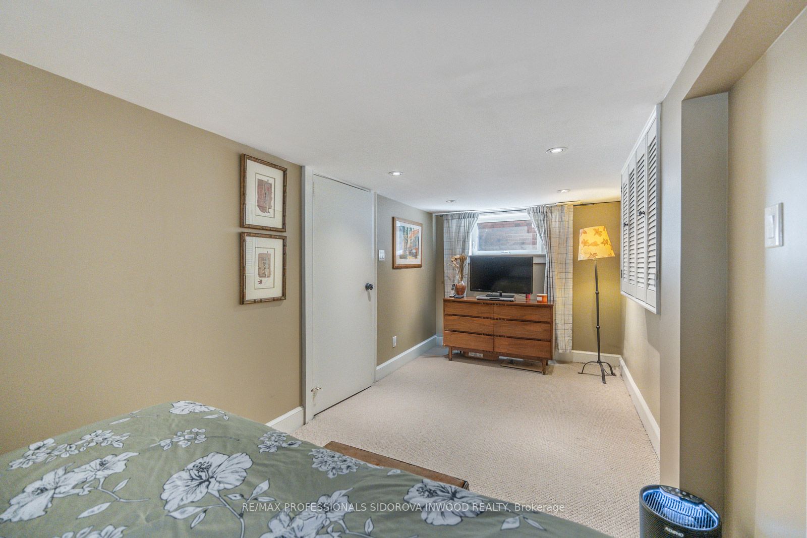 53 Armadale Ave