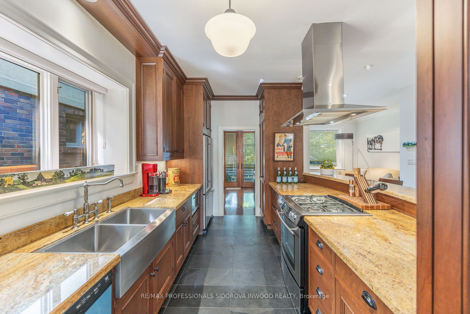 53 Armadale Ave