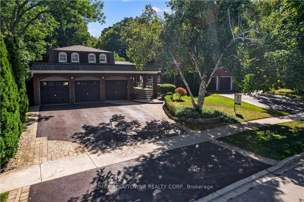 216 Mccraney St W, Oakville