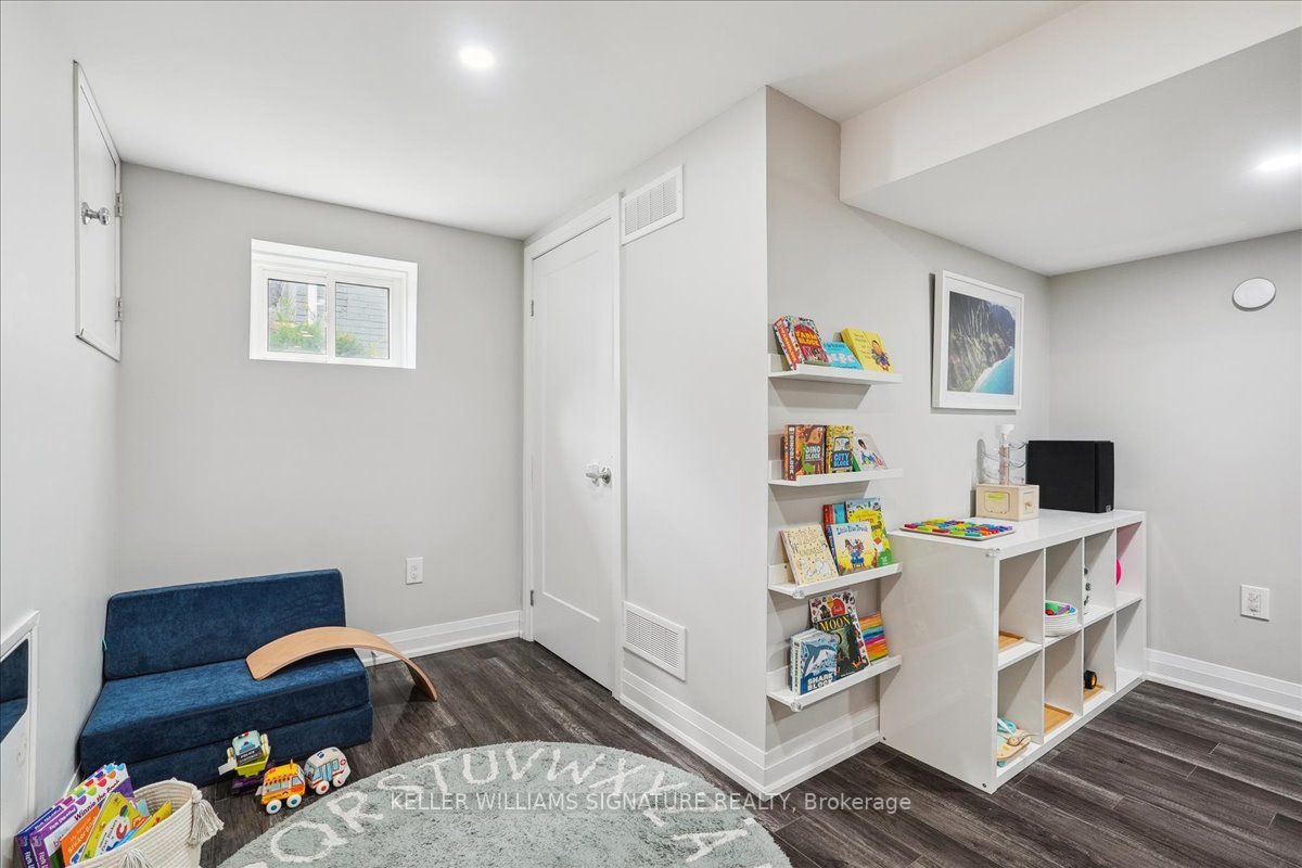 2221 Courtland Drive
