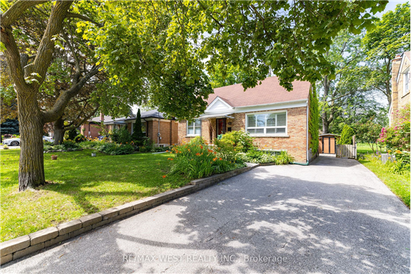 22 Lloyd Manor Rd, Toronto
