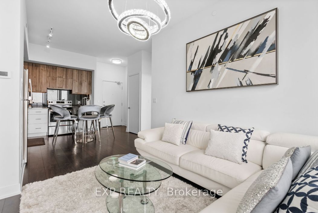 180 Veterans Dr, #806
