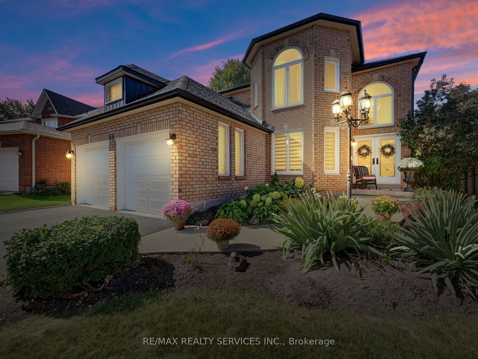 44 Sapphire Cres
