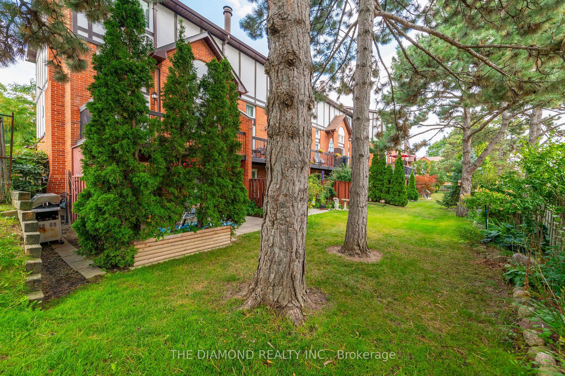 1755 Rathburn Rd E, #65