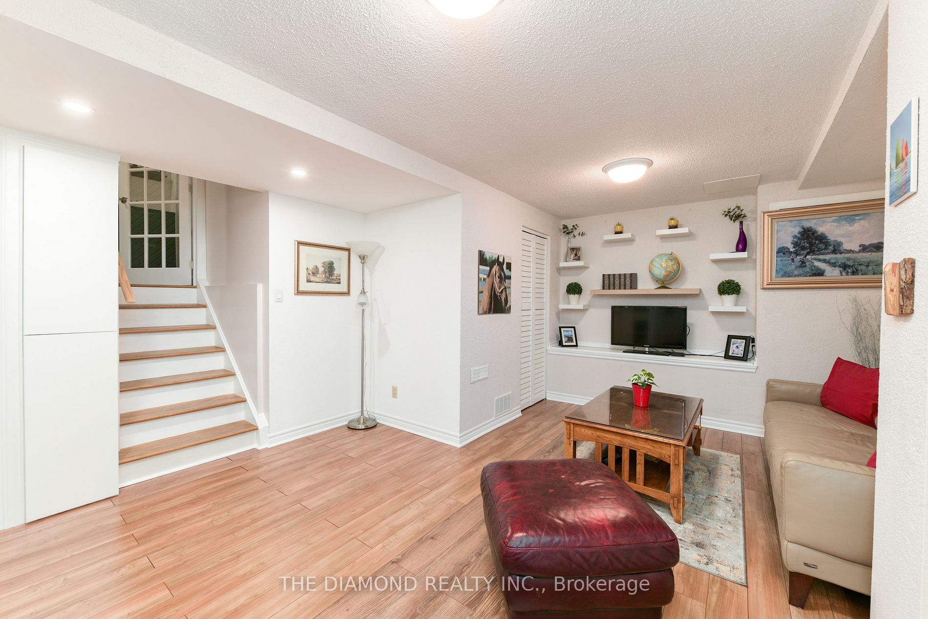 1755 Rathburn Rd E, #65