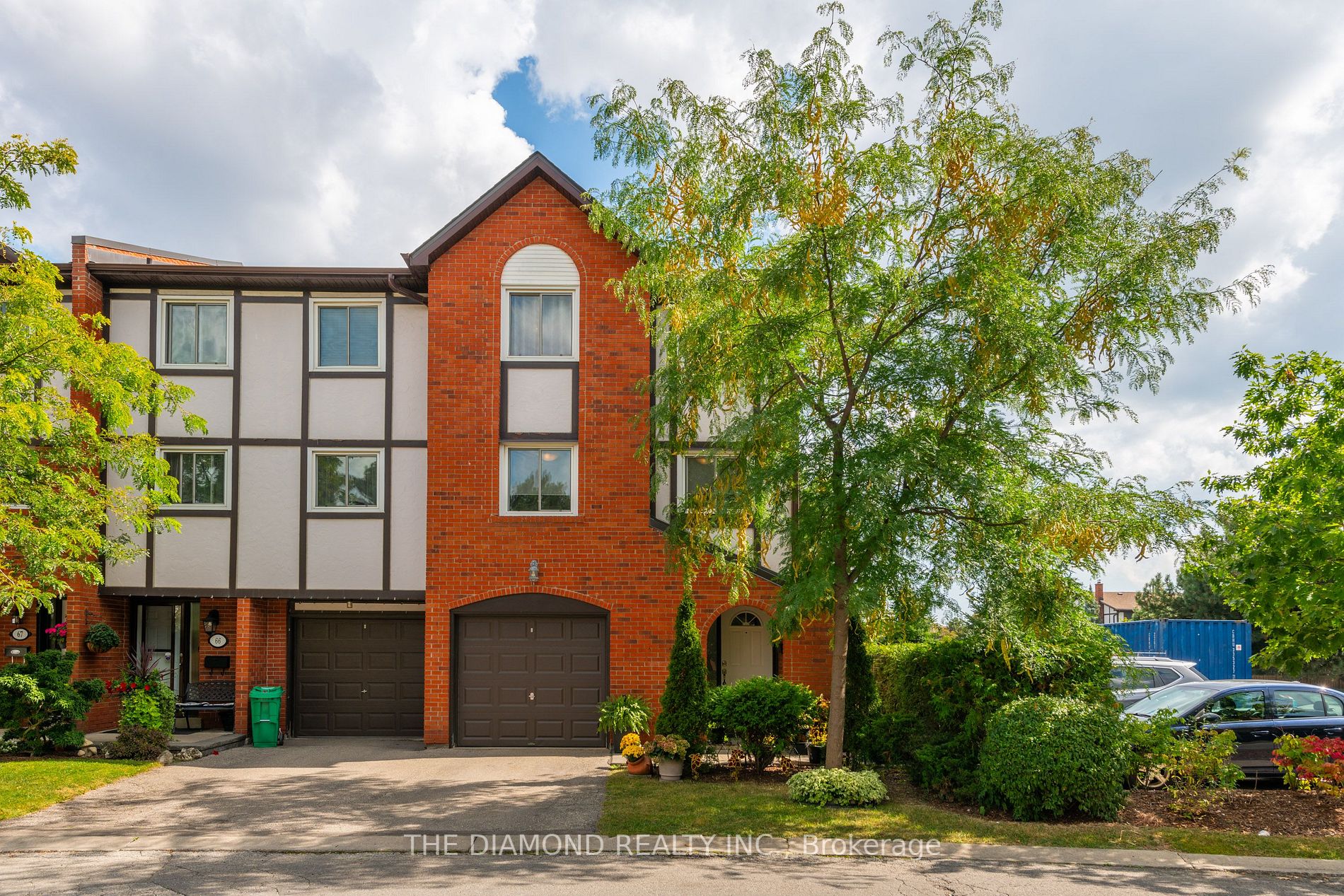 1755 Rathburn Rd E, #65