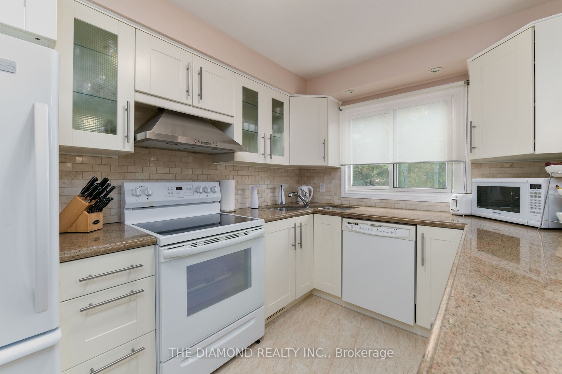 1755 Rathburn Rd E, #65