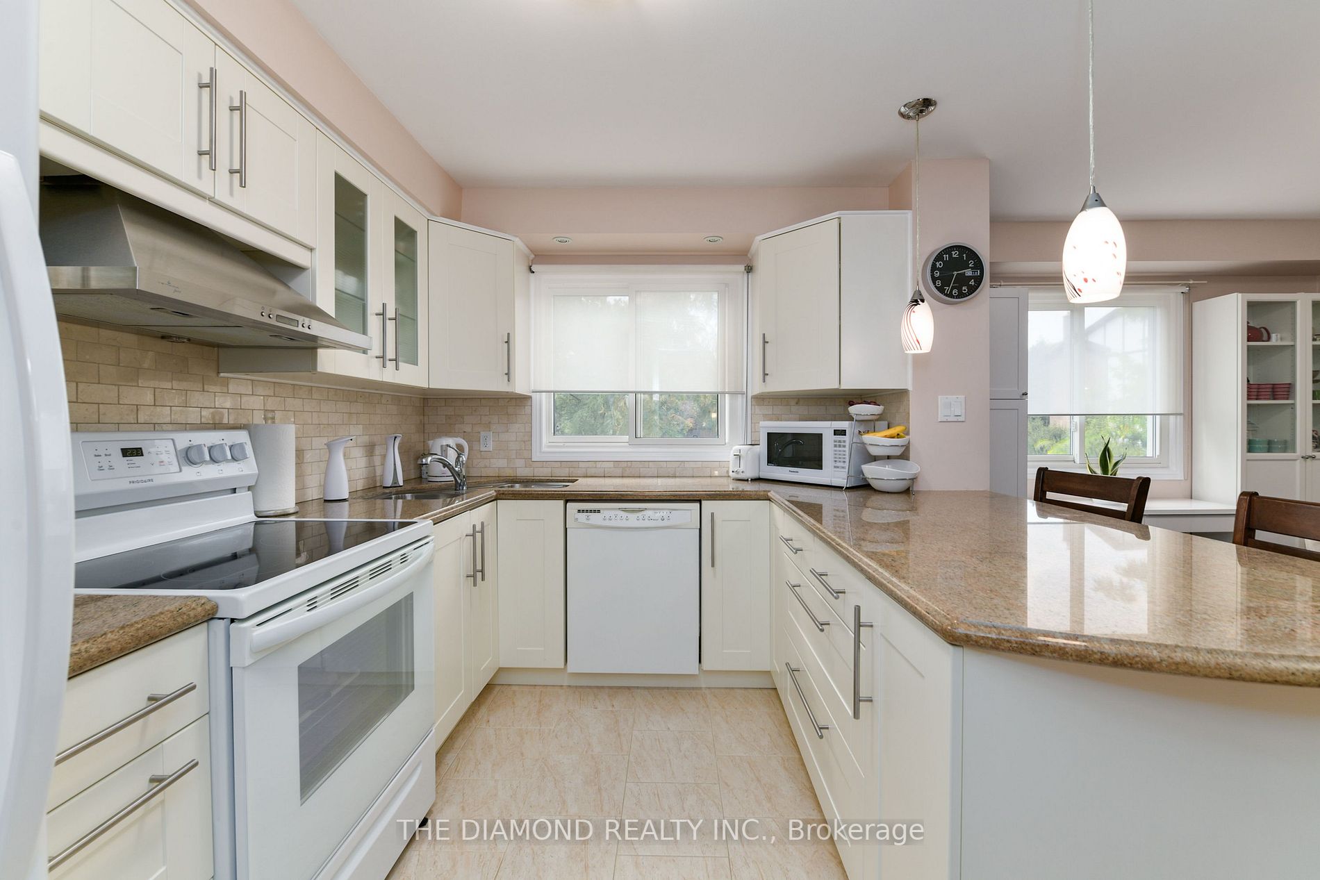 1755 Rathburn Rd E, #65