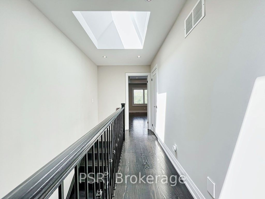 42 Exmoor Dr