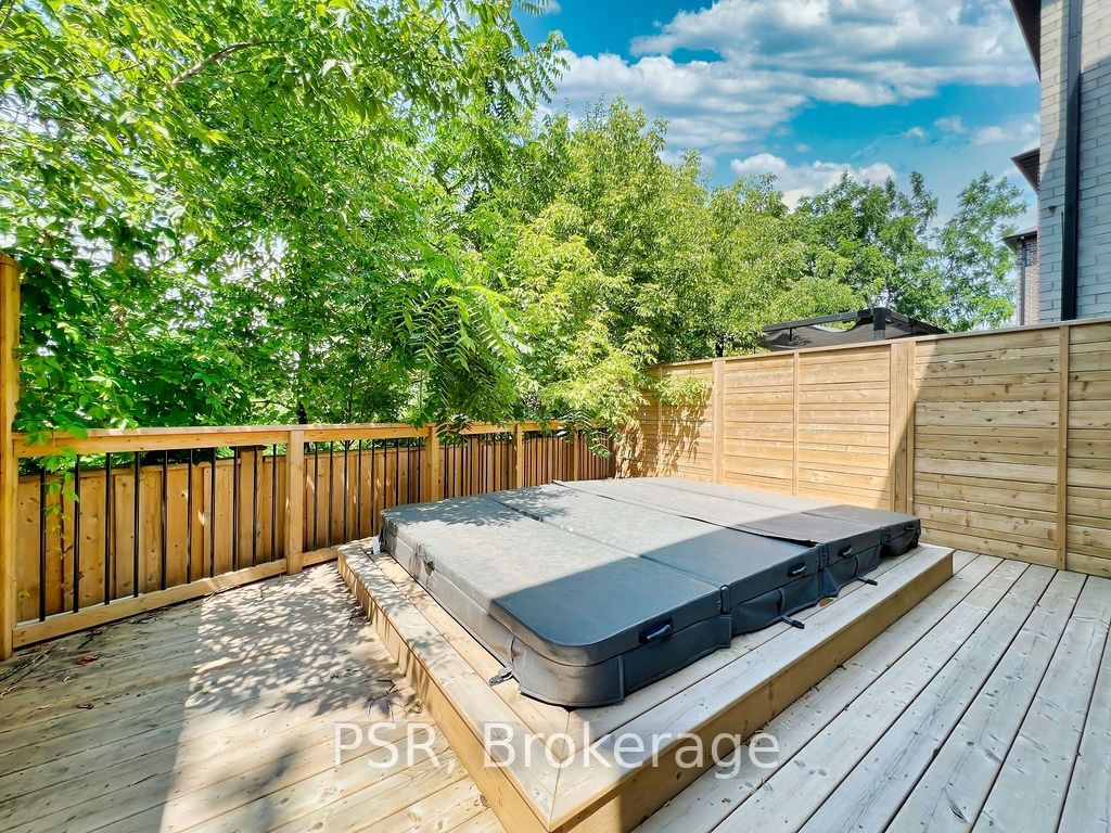42 Exmoor Dr