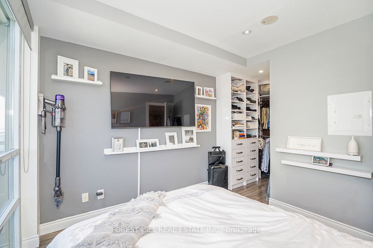16 Brookers Lane, #2106