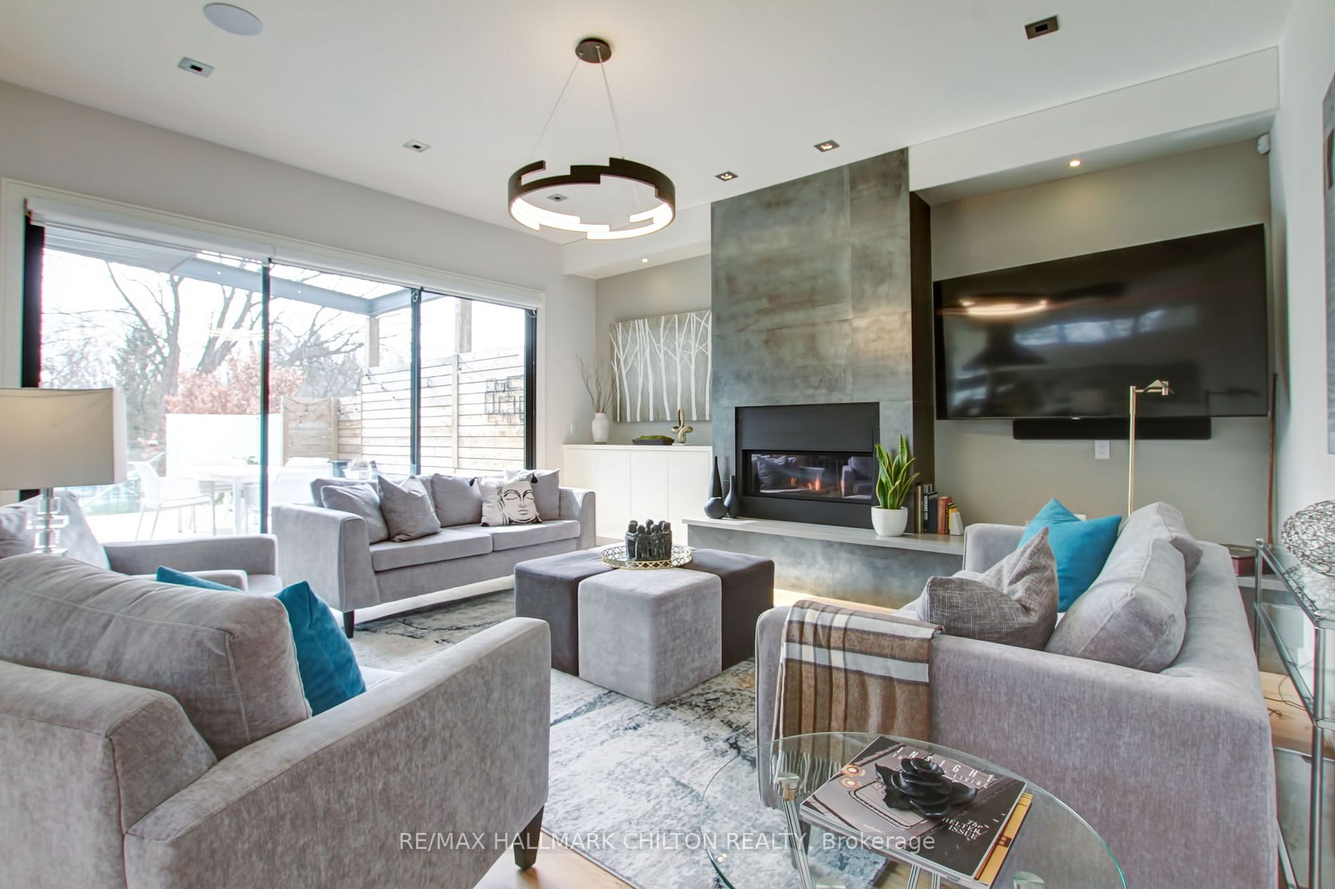 872 Hampton Cres