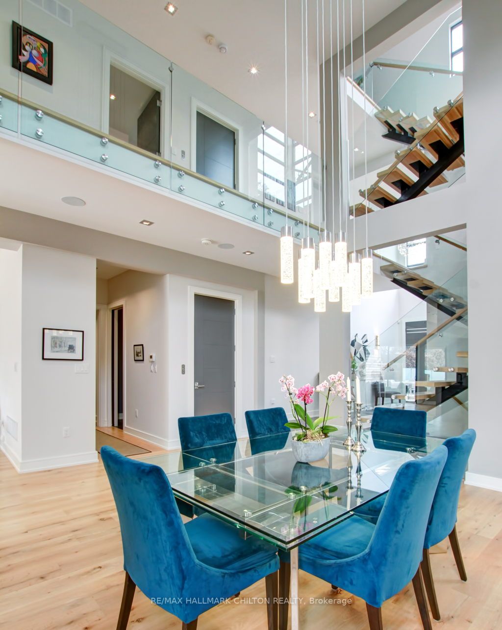 872 Hampton Cres