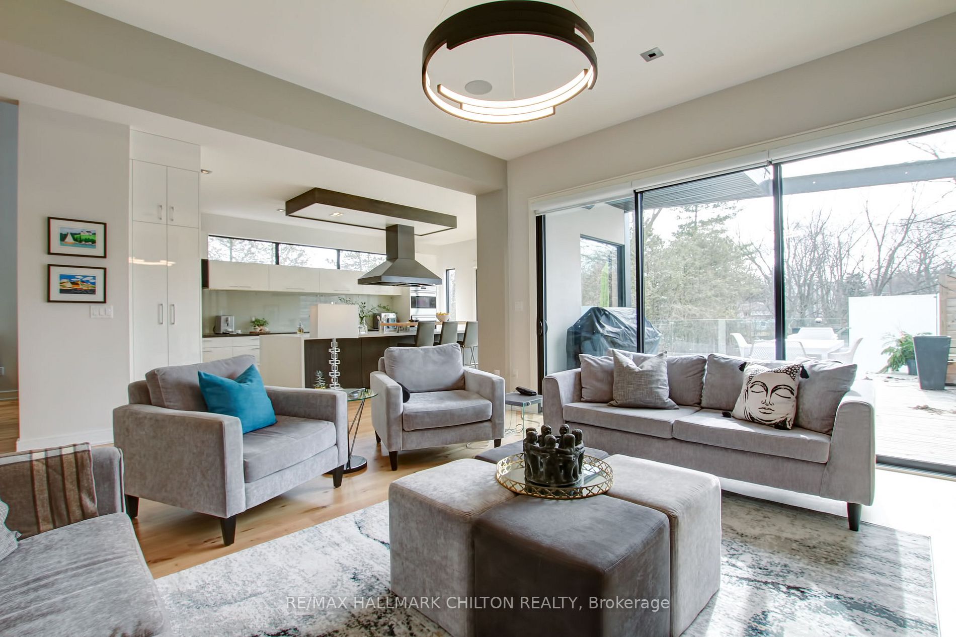 872 Hampton Cres