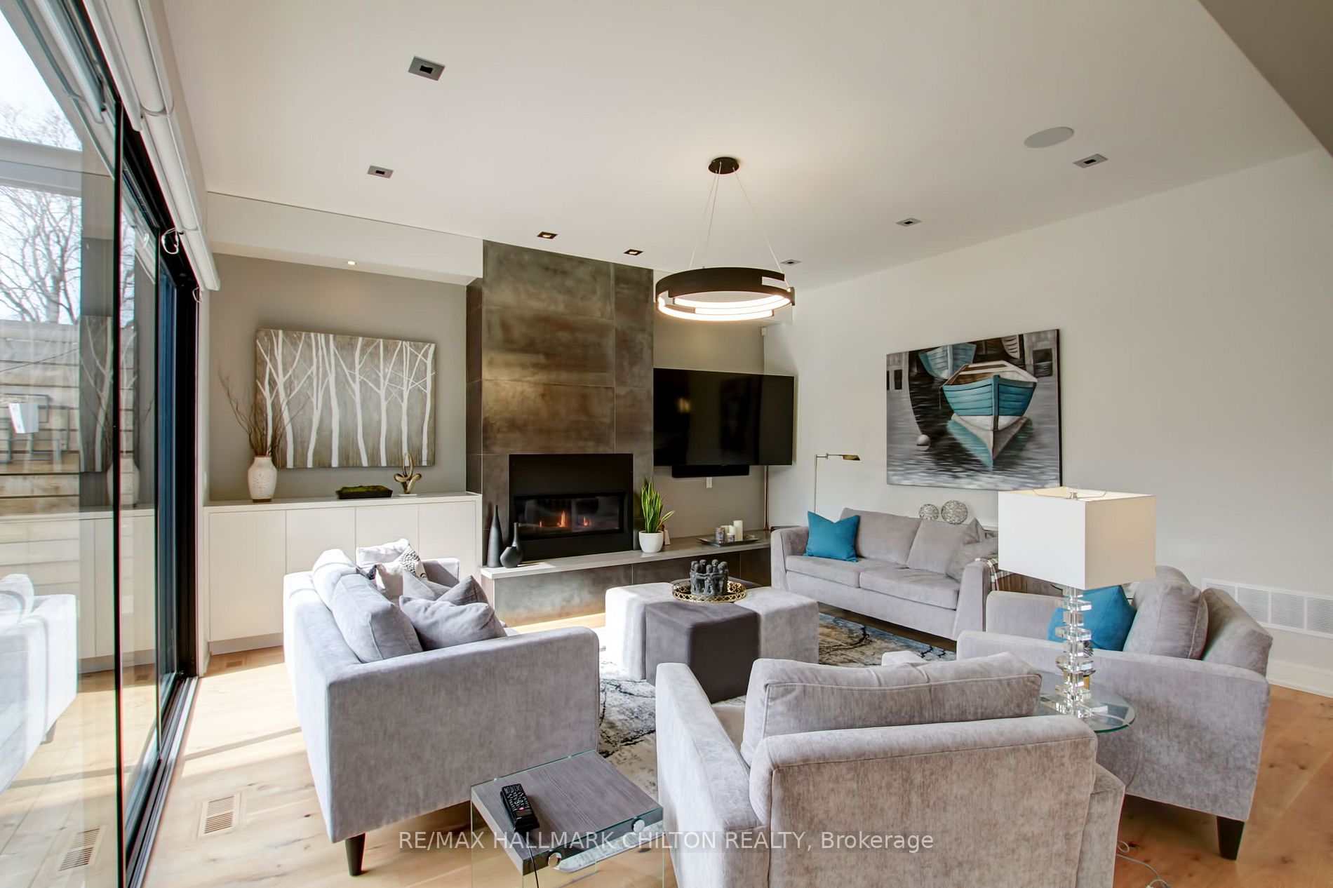 872 Hampton Cres