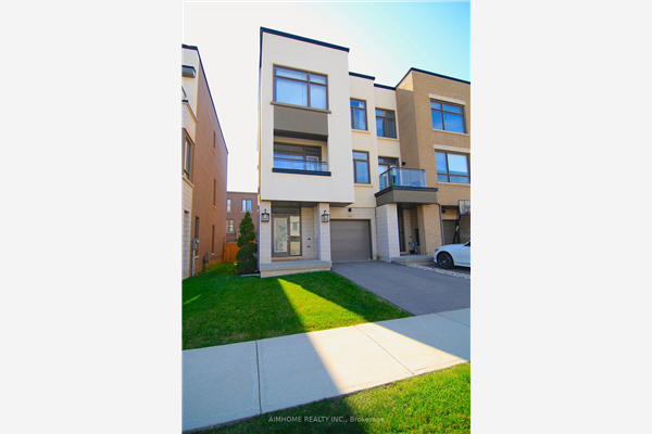 208 Wheat Boom Dr, Oakville
