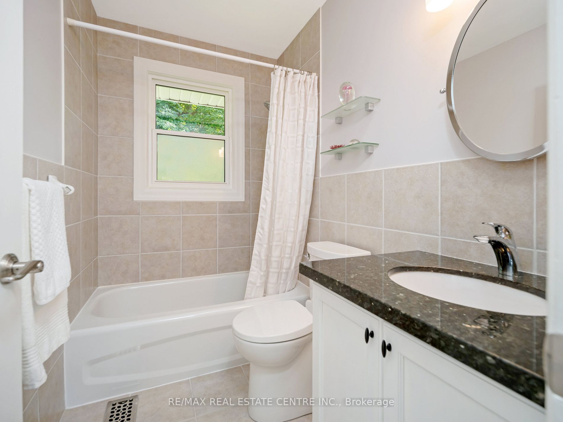 306 Gardenview Dr