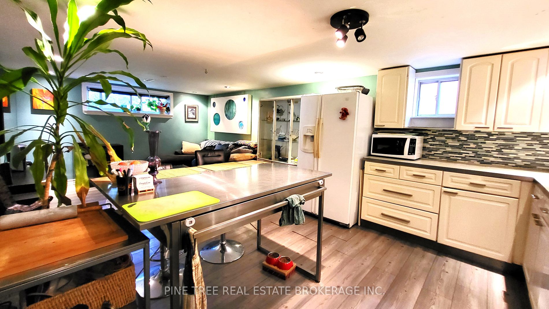 22 Stockbridge Ave