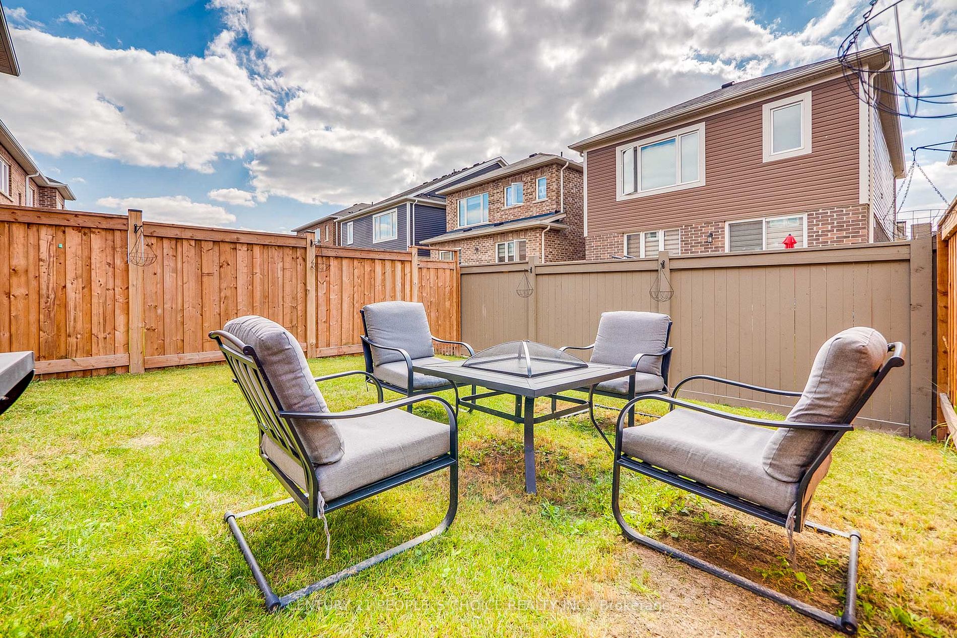 1336 Sycamore Gdns