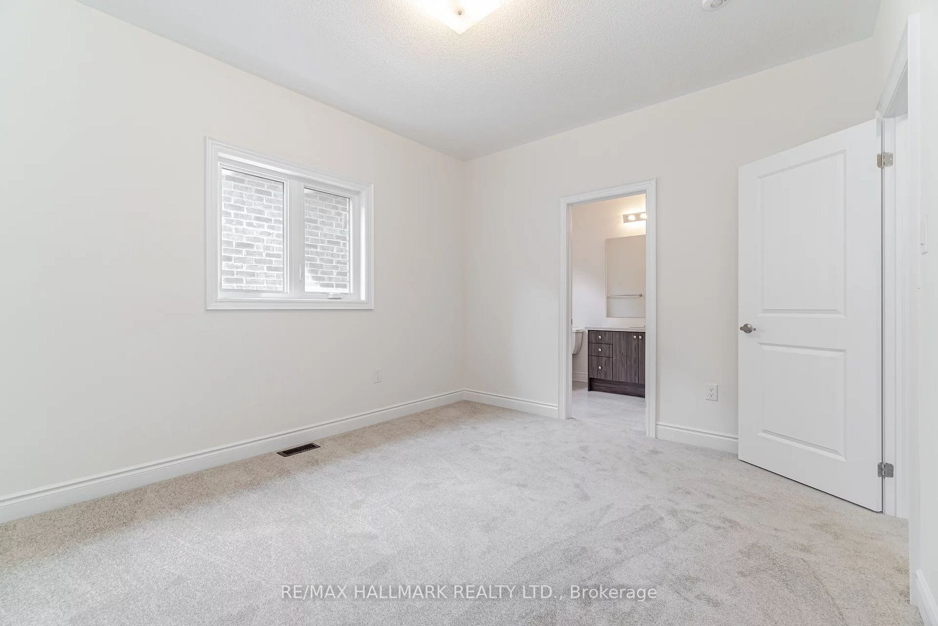 46 Dotchson Ave