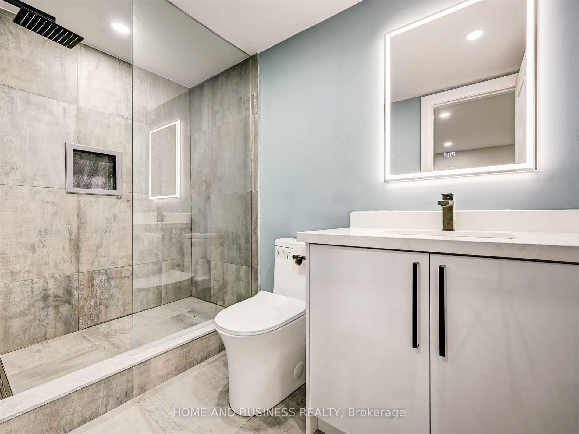470 Louis Dr