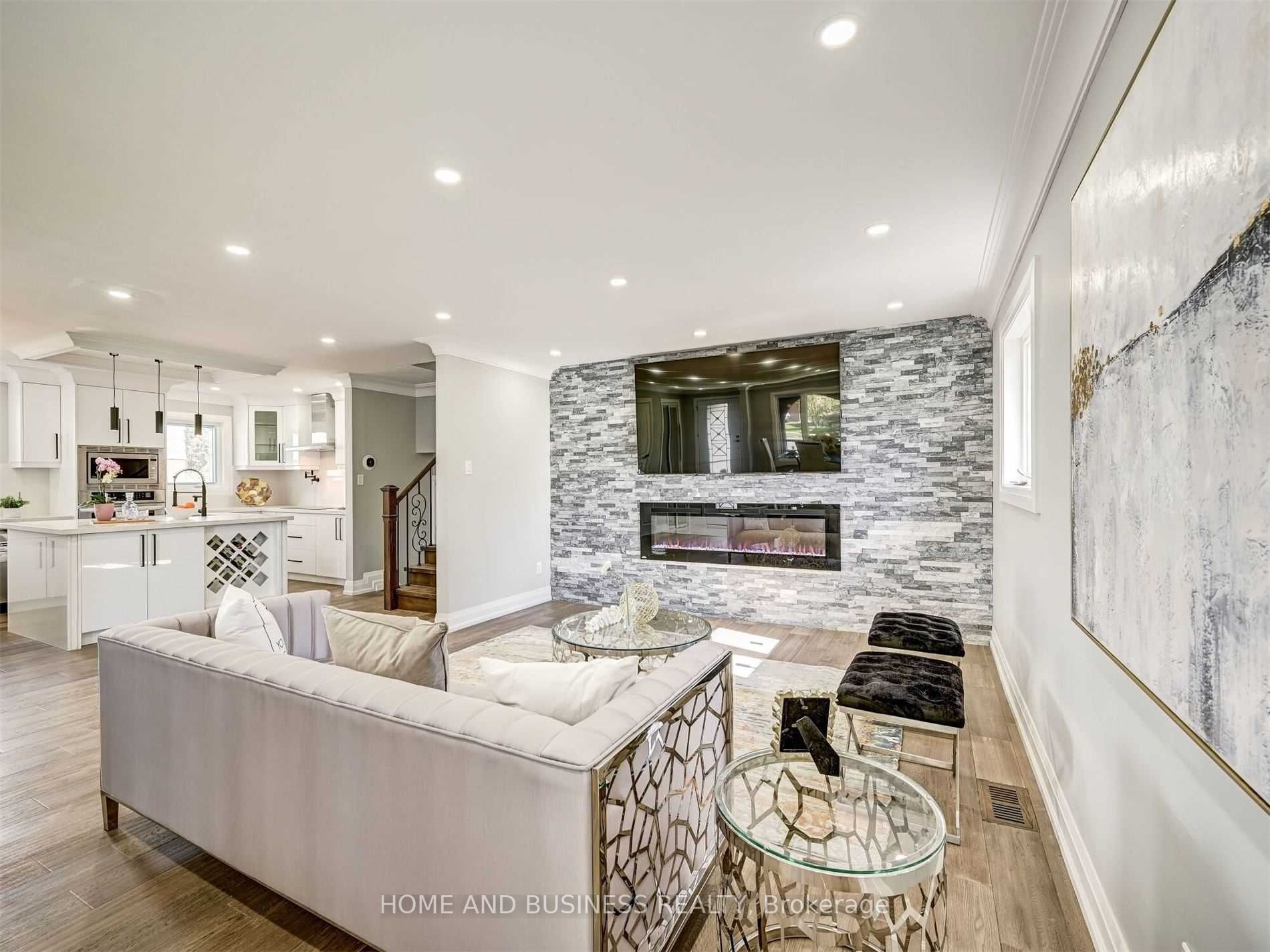 470 Louis Dr