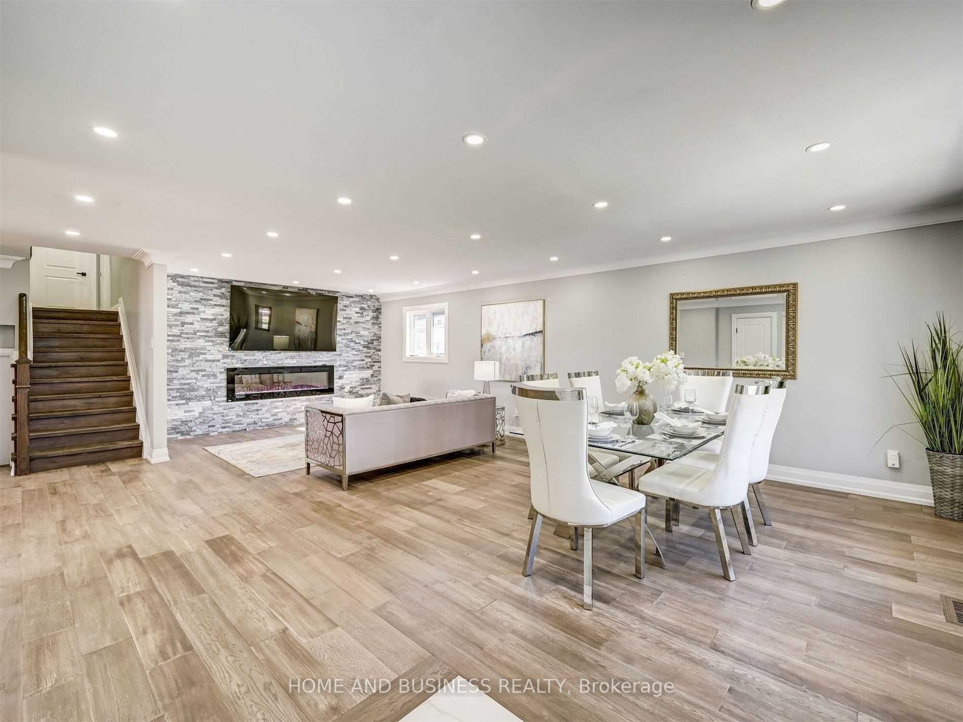 470 Louis Dr