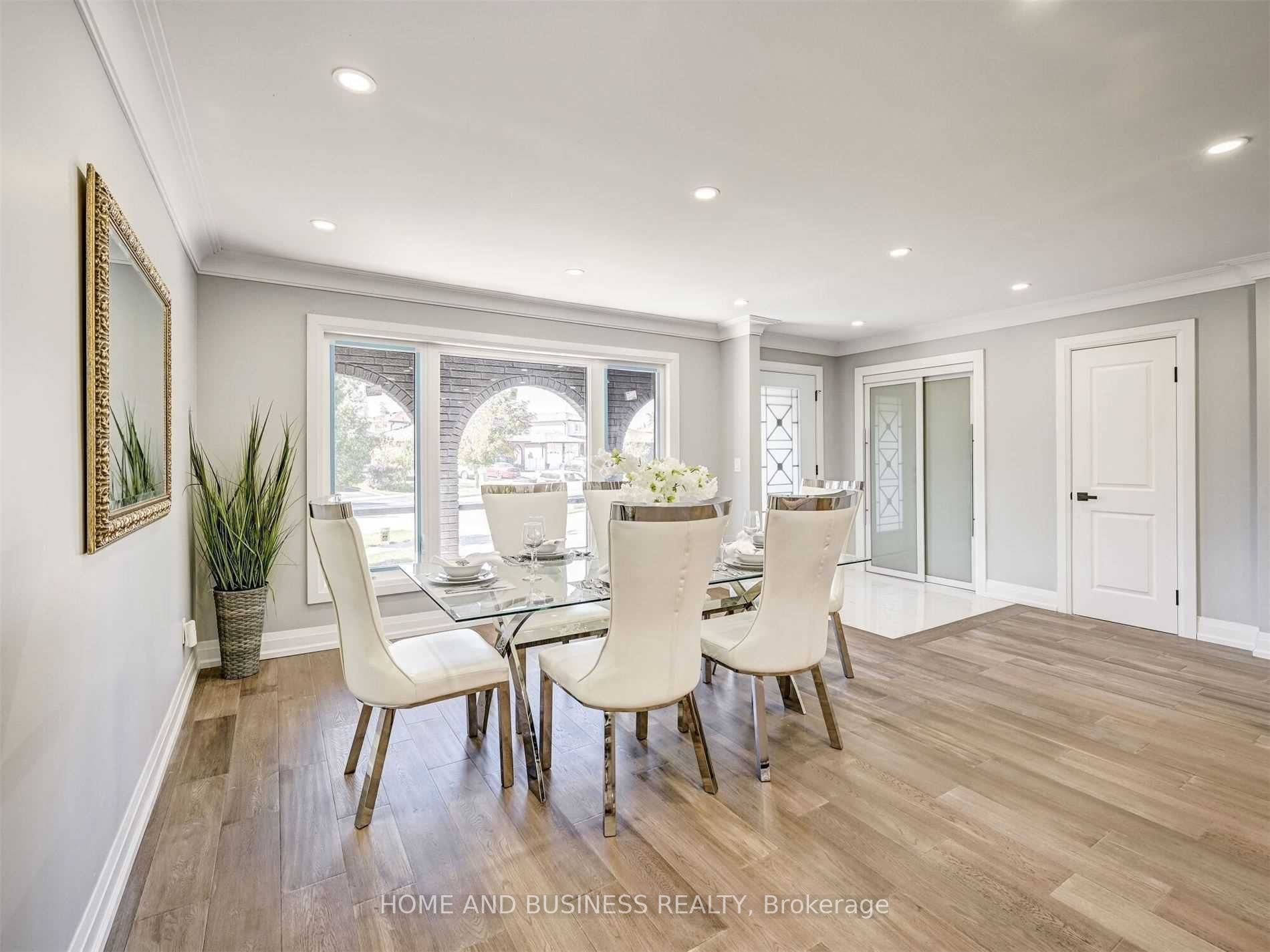 470 Louis Dr