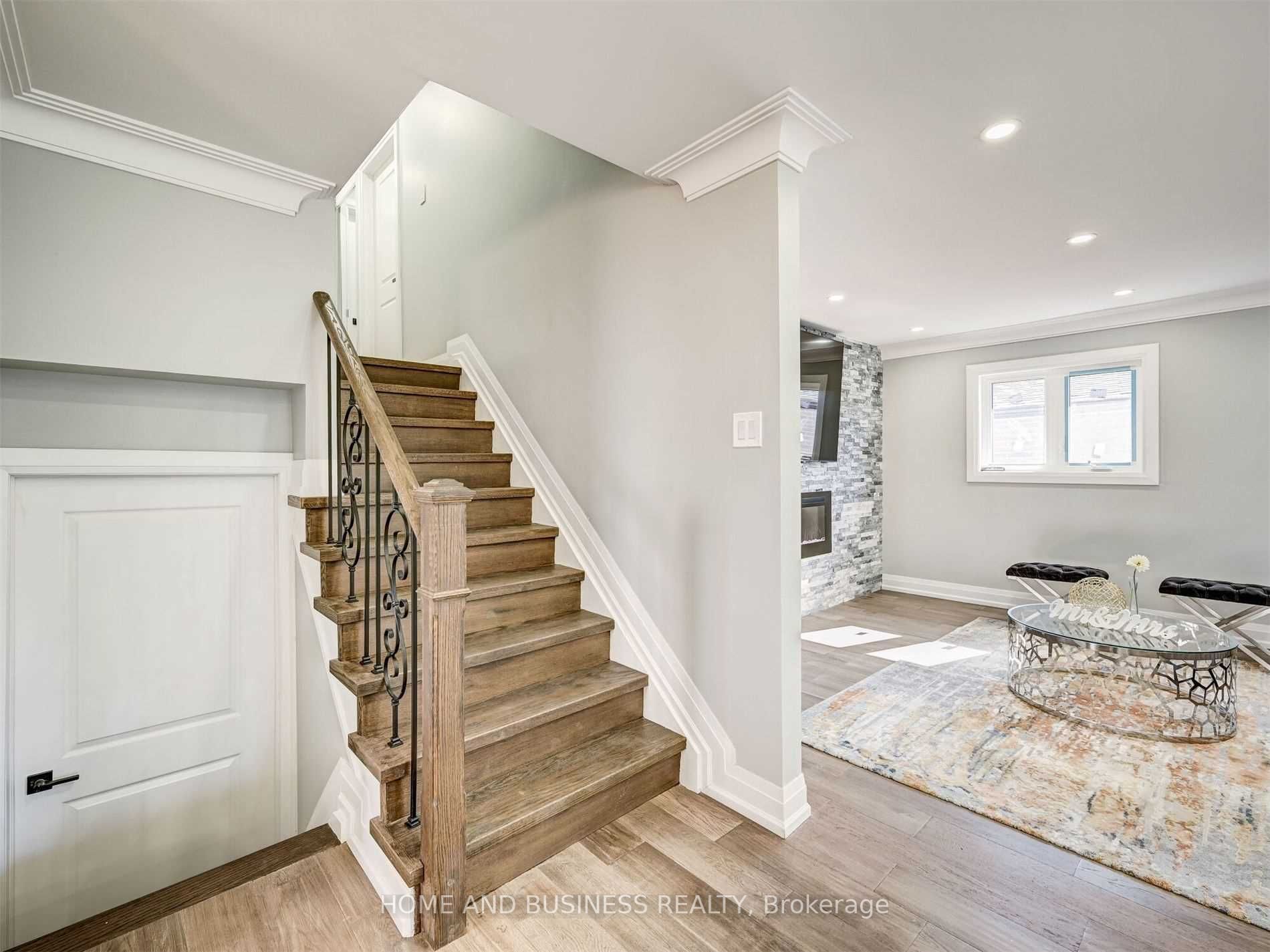 470 Louis Dr