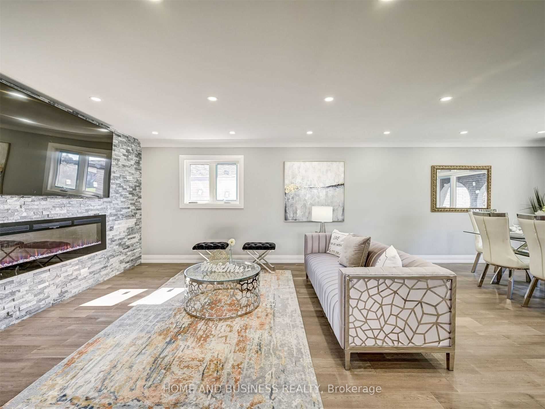 470 Louis Dr