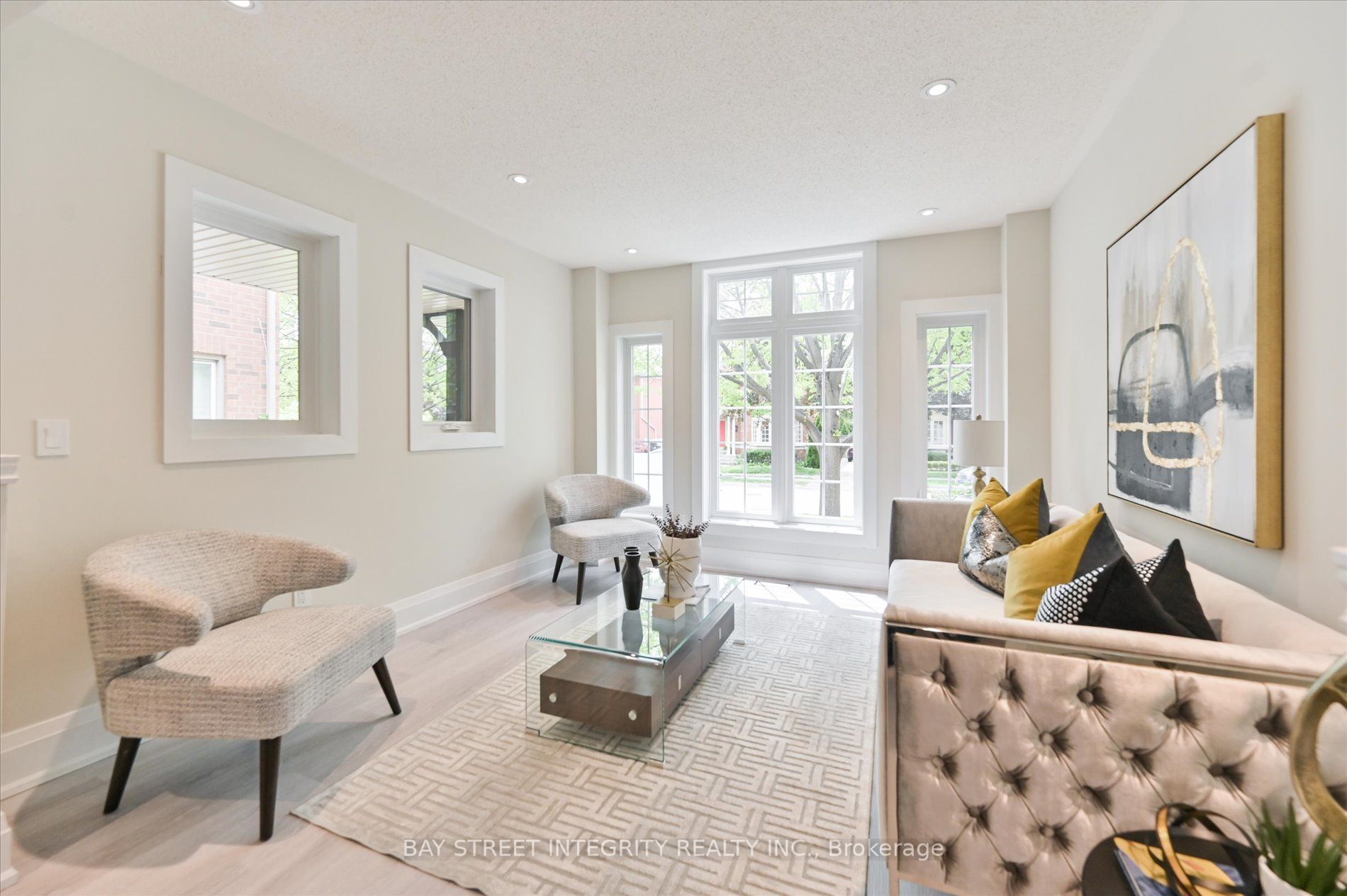 2605 Devonsley Cres